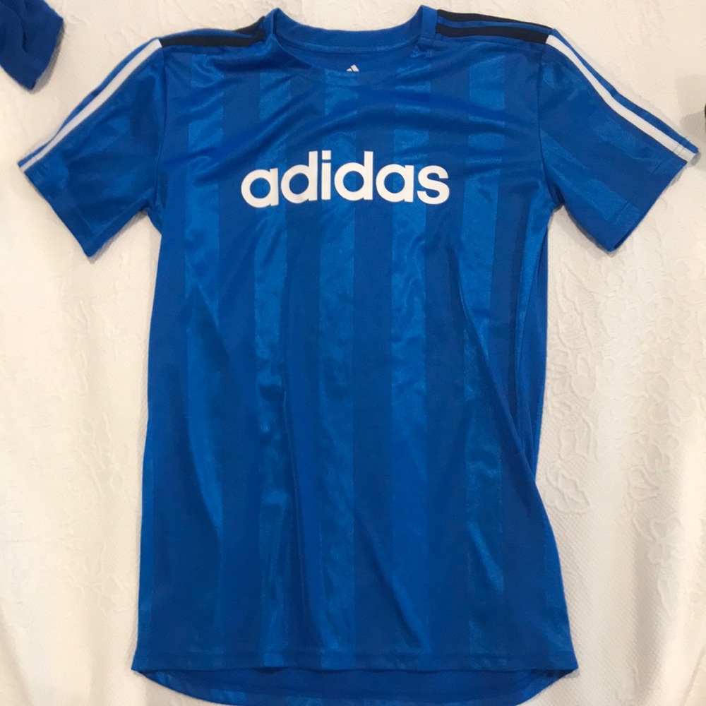 Adidas athletic shirt boys large